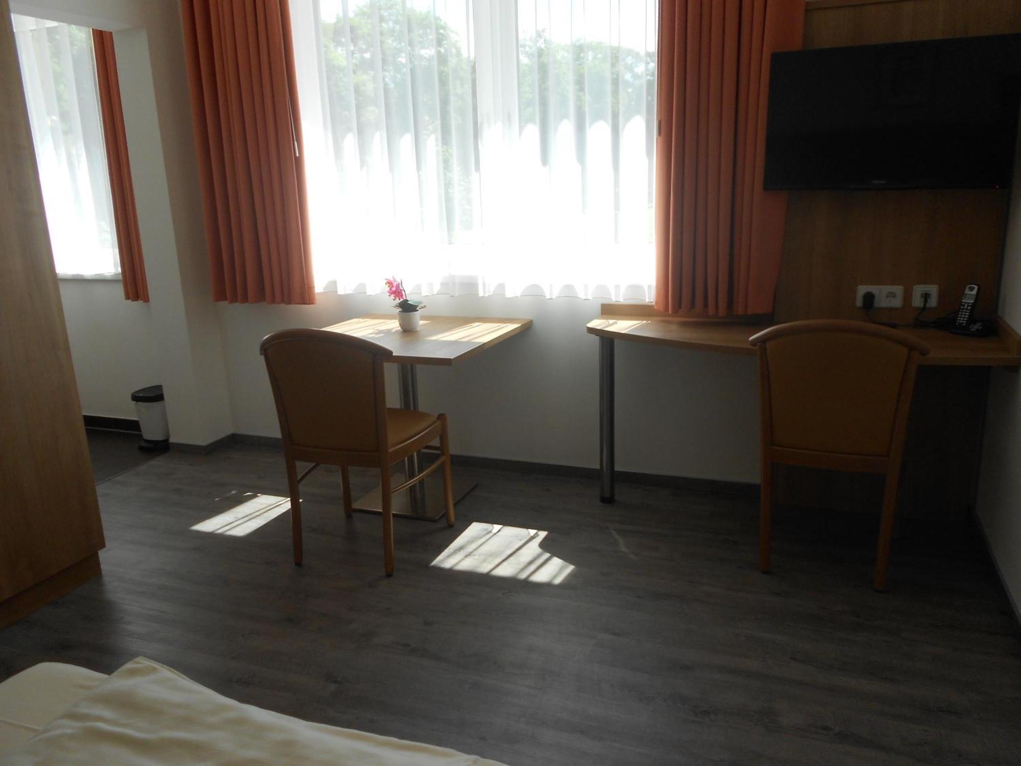 Apartment-Pension Schwalbennest Herzogenaurach Quarto foto