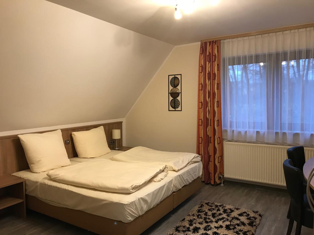 Apartment-Pension Schwalbennest Herzogenaurach Quarto foto